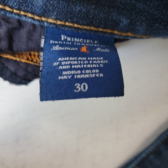 Blue Ankle Cropped Jeans with Gradient Shades - Picture 5 of 7